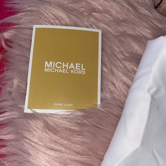 Gorgeous Michael Kors Leather Tote Bag with Dust bag and Care Card